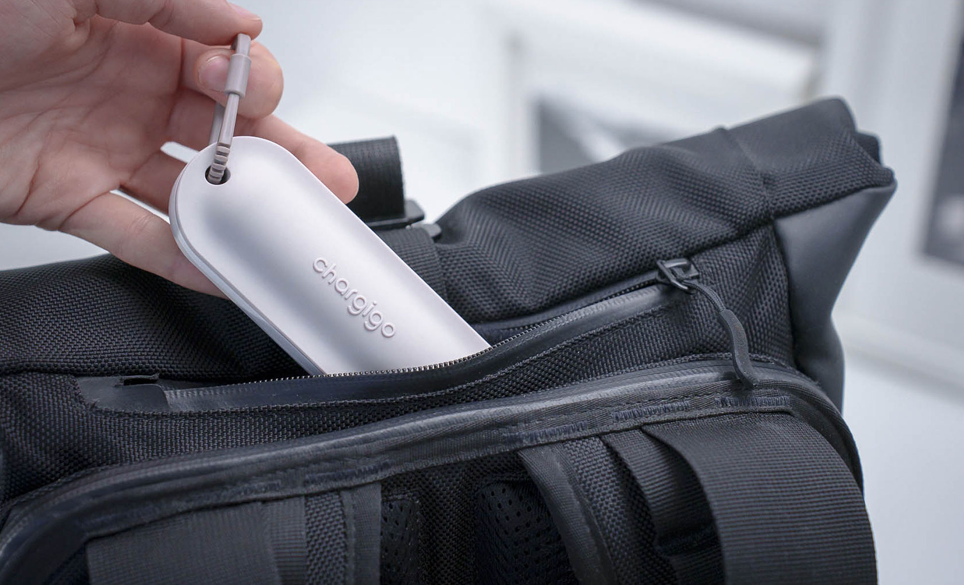 meori-produktportfolio-meori-power-powerbank-anwendung-in-der-tasche